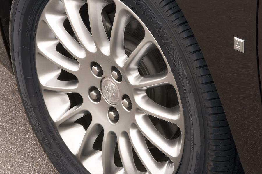  Buick Lucerne Super 2007 года  (фото 13 из 26)